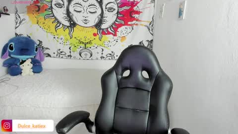 Snapshot of just_katiex chatting on 03-31-26, 08:09 Sofia online show from 03-31-26, 08:09