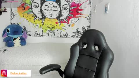 Snapshot of just_katiex chatting on 04-01-26, 02:03 Sofia online show from 04-01-26, 02:03