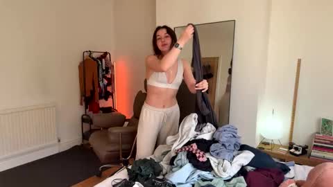 Billie  B  William online show from 04-13-26, 08:31