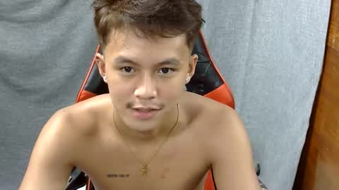 Snapshot of justcallme_james chatting on 06-09-26, 04:57 James online show from 06-09-26, 04:57