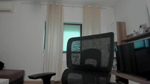 Chloe online show from 10-27-25, 07:01