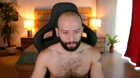 Snapshot of justin_hton chatting on 05-02-26, 02:00 Justin online show from 05-02-26, 02:00