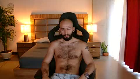 Snapshot of justin_hton chatting on 05-16-26, 12:26 Justin online show from 05-16-26, 12:26