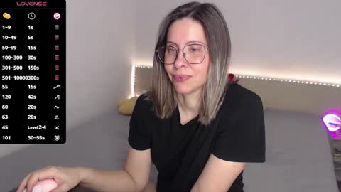 Julie online show from 05-24-26, 04:06