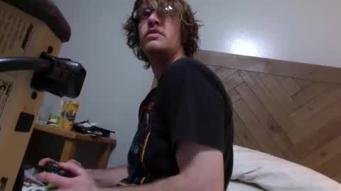 Snapshot of jwill10000 chatting on 01-11-26, 10:37 J and Sugar snap pea online show from 01-11-26, 10:37