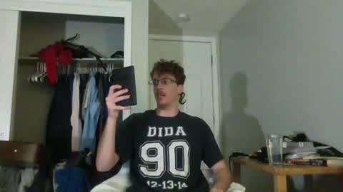 Snapshot of jwill10000 chatting on 03-18-26, 03:31 J and Sugar snap pea online show from 03-18-26, 03:31