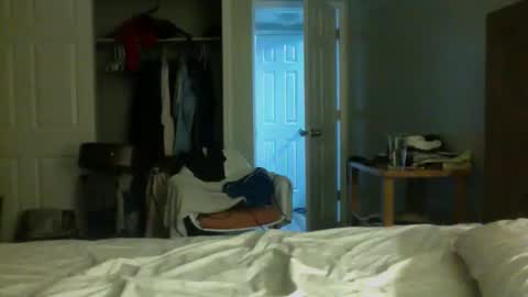 Snapshot of jwill10000 chatting on 03-19-26, 02:59 J and Sugar snap pea online show from 03-19-26, 02:59