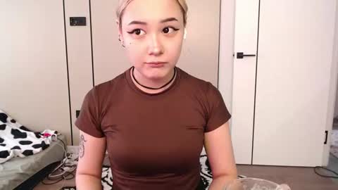 Snapshot of ka00ru_chan chatting on 07-18-26, 10:08 Kaoru online show from 07-18-26, 10:08