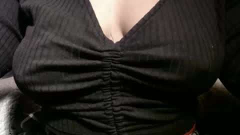 Snapshot of kai_rayne chatting on 12-01-25, 11:15 Kai online show from 12-01-25, 11:15