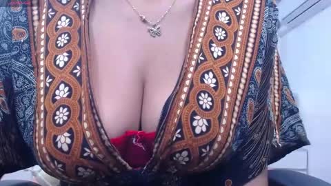 Snapshot of kairadayaamaii chatting on 06-03-26, 11:57 Kaira online show from 06-03-26, 11:57