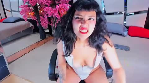    online show from 04-05-26, 12:35