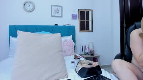 Kamilalopez online show from 04-06-26, 10:11