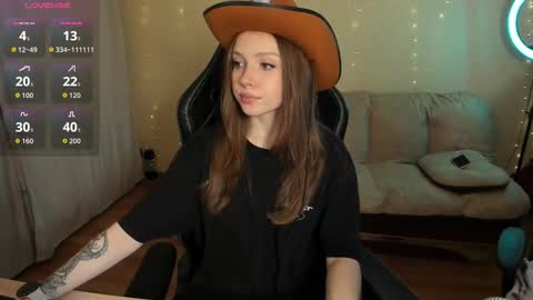 Snapshot of kami_mur chatting on 12-16-25, 04:39 Kami mur online show from 12-16-25, 04:39