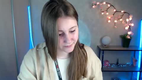 kamilla_love_ online show from 05-20-26, 12:11