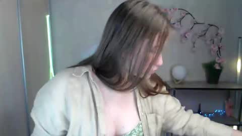 kamilla_love_ online show from 05-21-26, 01:29