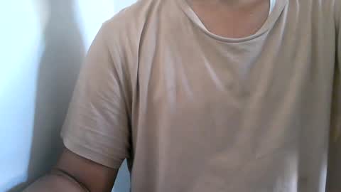 Snapshot of kamilo69_ chatting on 07-14-26, 06:24 Kamilo online show from 07-14-26, 06:24