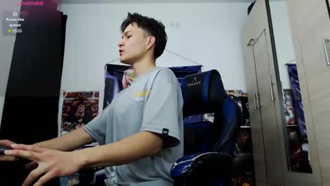 Snapshot of kanekixxxhot chatting on 03-26-26, 11:38 andres online show from 03-26-26, 11:38