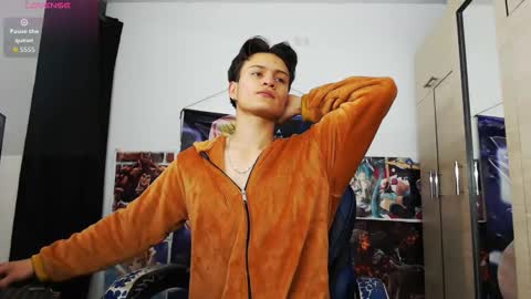 Snapshot of kanekixxxhot chatting on 04-15-26, 11:50 andres online show from 04-15-26, 11:50