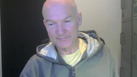 Robbie online show from 04-05-26, 05:15