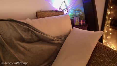 I am here around 5am GMT karathemagic online show from 02-08-25, 04:03