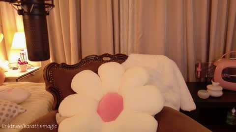 I am here around 5am GMT karathemagic online show from 12-21-25, 03:41