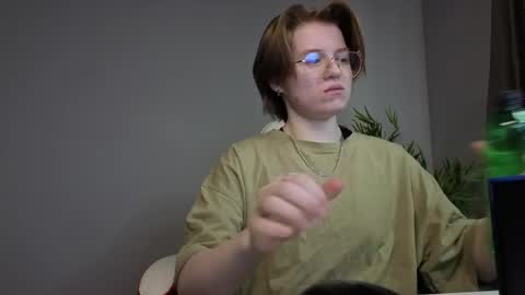 Karen online show from 03-29-26, 01:49