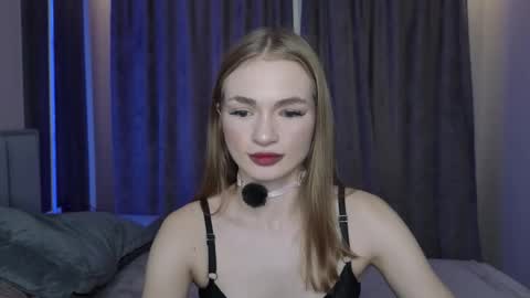 Snapshot of karinchik544 chatting on 11-10-25, 11:53 karinchik544 online show from 11-10-25, 11:53