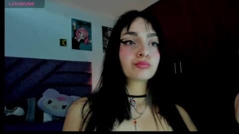 Snapshot of karinna__raven chatting on 05-28-26, 09:45 KARINNA RAVEN online show from 05-28-26, 09:45
