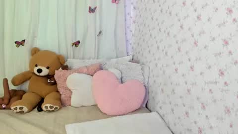 Snapshot of karinna_ebony chatting on 06-27-26, 12:22 karinna_ebony online show from 06-27-26, 12:22