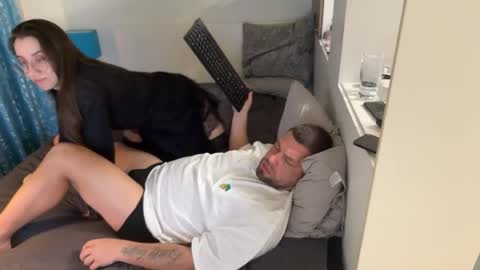 karl_and_klara online show from 04-25-26, 10:07