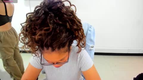 Snapshot of karla_cg chatting on 12-22-25, 02:47 karla_cg online show from 12-22-25, 02:47