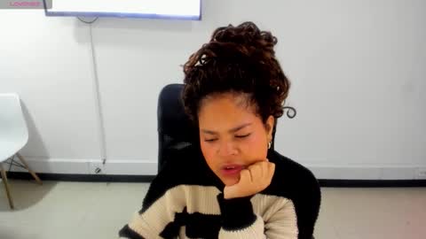 Snapshot of karla_cg chatting on 01-12-26, 08:14 karla_cg online show from 01-12-26, 08:14