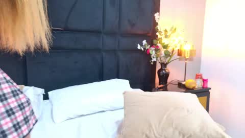 Karla Ortiz  online show from 05-14-26, 12:23