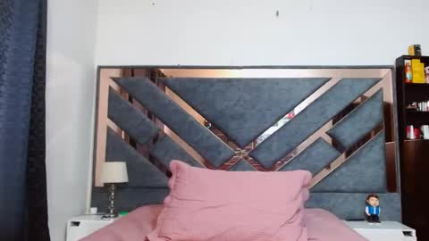 Snapshot of karlatesg chatting on 06-27-26, 12:22 Karla online show from 06-27-26, 12:22