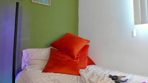 Karlye online show from 05-21-26, 05:42