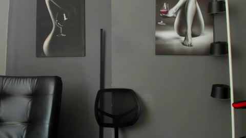 Snapshot of karlyjons_ chatting on 06-11-26, 04:05 online show from 06-11-26, 04:05