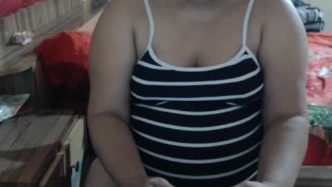 Snapshot of karolbb21 chatting on 04-24-26, 11:23 karolbb21 online show from 04-24-26, 11:23