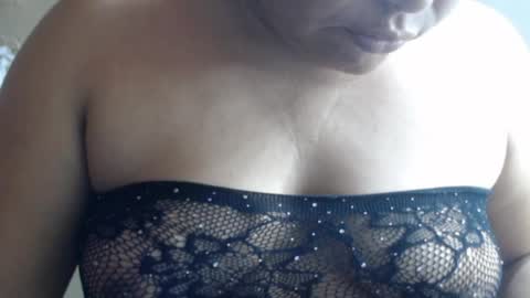 Snapshot of karolbb21 chatting on 07-19-26, 01:37 karolbb21 online show from 07-19-26, 01:37