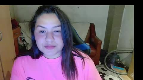 Snapshot of karolina_j chatting on 04-12-26, 11:32 karolina_j online show from 04-12-26, 11:32