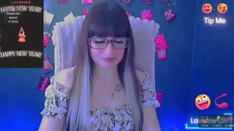 Caroline online show from 05-01-26, 05:56