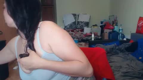 Mila online show from 05-27-26, 12:57
