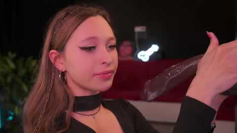 Caroline online show from 03-26-26, 01:44