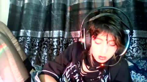 kasskittenboy30 online show from 06-14-26, 05:37
