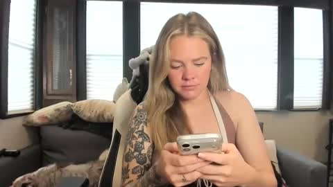 Kitty Kat online show from 04-21-26, 08:01