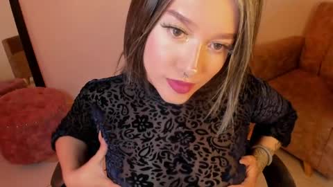 Alicia online show from 03-26-26, 01:22