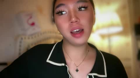 Snapshot of kat_hollandx chatting on 06-13-26, 08:56 Majesty online show from 06-13-26, 08:56