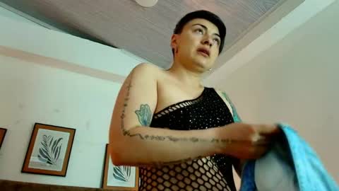 Snapshot of kat_paradisse chatting on 05-24-26, 11:48 kat paradisse online show from 05-24-26, 11:48
