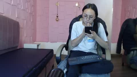 Katalina online show from 03-17-26, 01:47