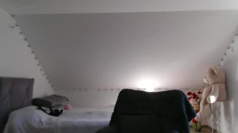 Katalleya online show from 12-19-24, 10:24