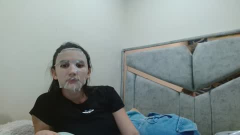 Snapshot of kate_davies chatting on 04-28-26, 12:53 kate online show from 04-28-26, 12:53